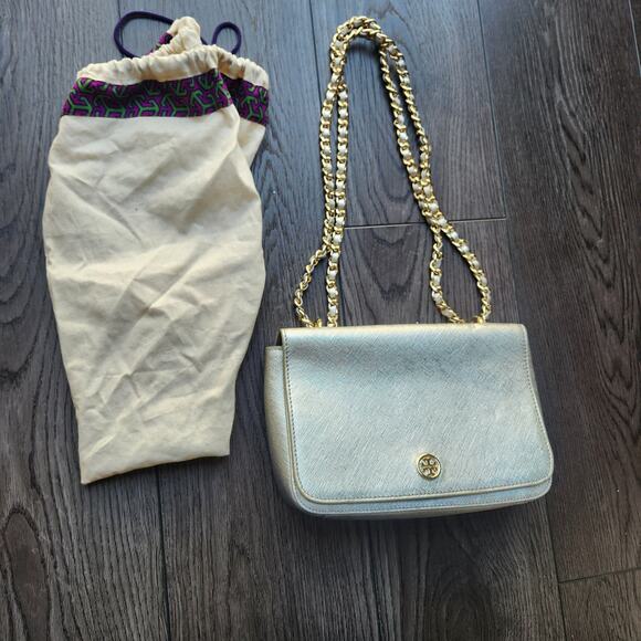 Tory Burch Handbags - Tory Burch Silver Saffiano Leather Robinson Flap Shoulder Bag